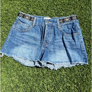 ‼️ACCEPTING OFFERS‼️
 - Micro Shorts with Embroidered Waist